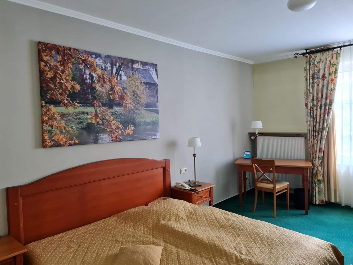 Hotel Zur Post Waldbreitbach Exterior foto