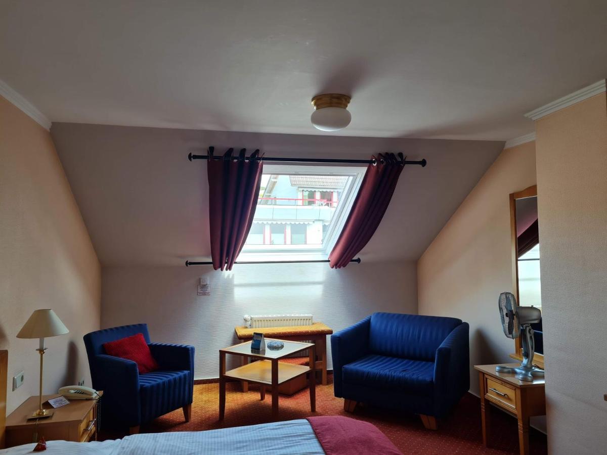 Hotel Zur Post Waldbreitbach Exterior foto